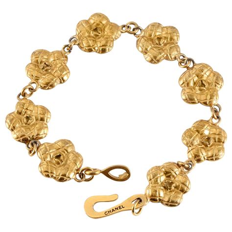 collana camelia chanel|Chanel camellia bracelet.